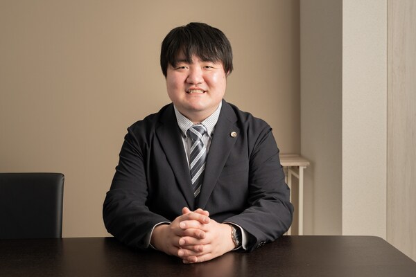 渡辺 俊和弁護士のインタビュー写真