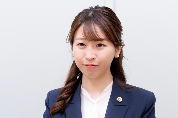 南村 早紀弁護士のインタビュー写真