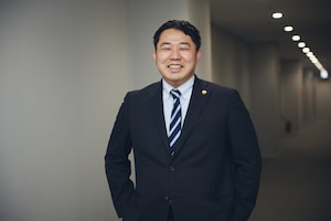 堀井 孝弘弁護士のインタビュー写真
