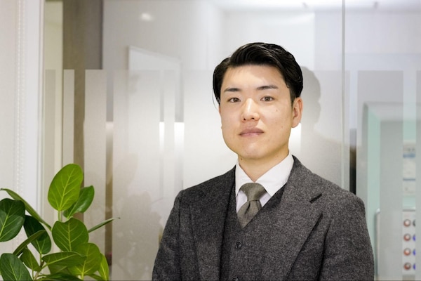 室賀 祥護弁護士のインタビュー写真