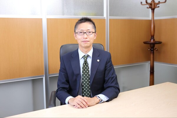 武井 俊介弁護士のインタビュー写真