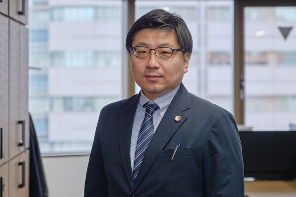 熊岡 英明弁護士のインタビュー写真