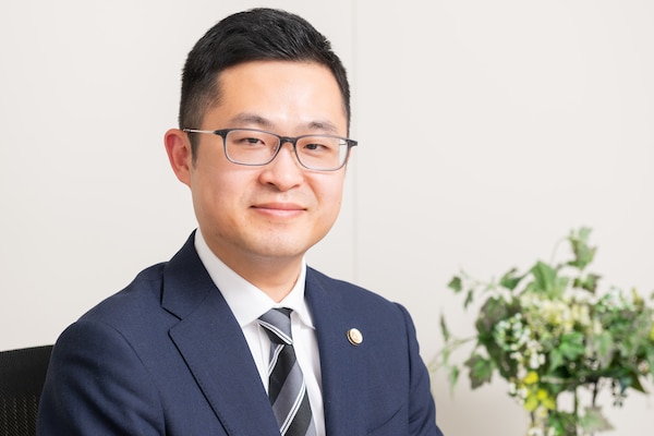 田丸 啓志弁護士のインタビュー写真
