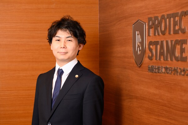 髙羽 耕介弁護士のインタビュー写真