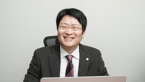 小川 豊弁護士のインタビュー写真