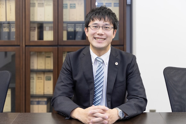 市村 和也弁護士のインタビュー写真