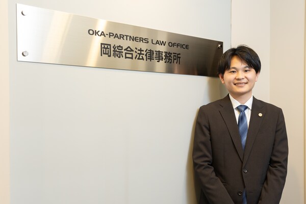 森本 偲音弁護士のインタビュー写真