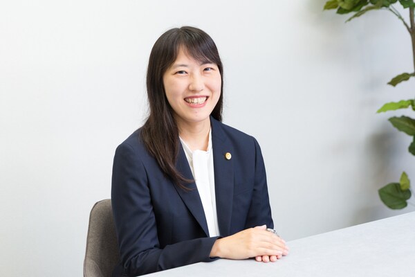 稲垣 利紗弁護士のインタビュー写真