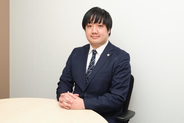 俣野 龍平弁護士のインタビュー写真