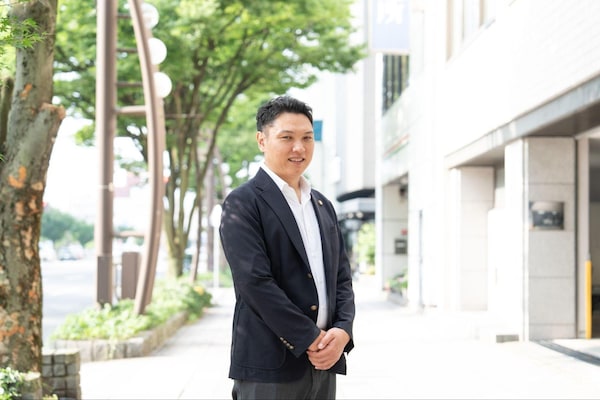 小前田 宙弁護士のインタビュー写真