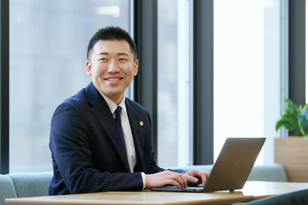 中嶋 涼弁護士のインタビュー写真