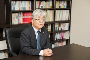 浜田 宏弁護士のインタビュー写真