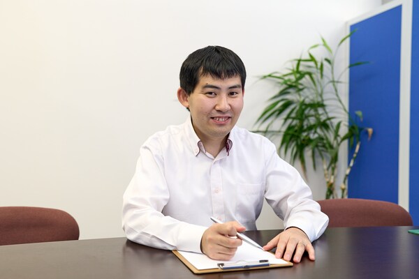 井上 亮介弁護士のインタビュー写真