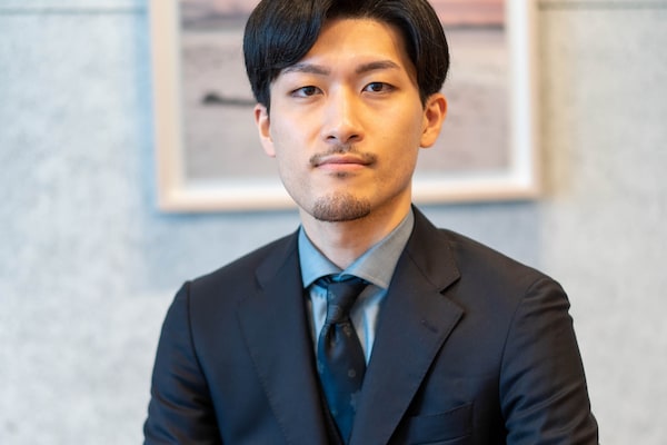 遠藤 舜大弁護士のインタビュー写真