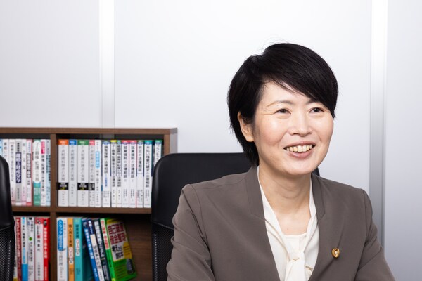 佐藤 都弁護士のインタビュー写真