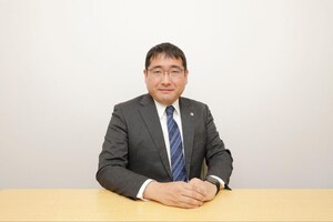 舘山 史明弁護士のインタビュー写真